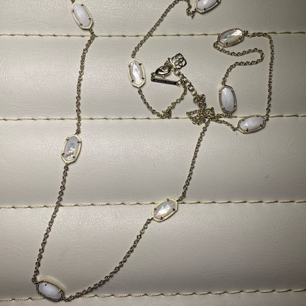 Kendra Scott necklace